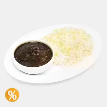 چلو خورشت قورمه سبزی - 250 گرم خورشت قورمه سبزی، 50 گرم گوشت گوساله، 330 گرم برنج ایرانی