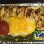 چلو جوجه کباب (مجلسی) - 300 گرم سینه مرغ، برنج ایرانی درجه یک، گوجه، فلفل کبابی