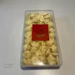 شیرینی پفکی ظرف مستطیلی کد ۲۱۶ 400 گرم - شیرینی بسیار ترد و شیرین از ترکیب سفیده تخم مرغ و پودر قند،...