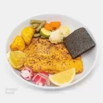 خوراک ماهی قزل آلا سالمونی گریل - یک عدد ماهی قزل آلا سالمونی گریل ، دورچین سبزیجات