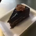 کیک شکلاتی - ۱۰۰ گرم، آرد، شیر، شکر، تخم مرغ، پودر کاکایو