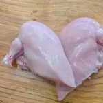 سینه مرغ با کتف 1.2 تا 1.3 کیلوگرم - مناسب سوخاری، گریل و پخت و پز ساده یا سس پز، ارایه به صورت خ...