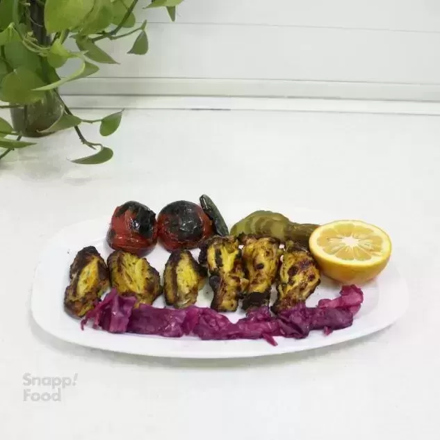 تهیه غذای آشپز محل-خوراک