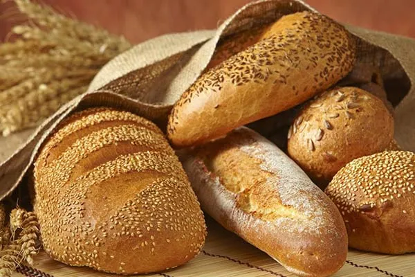 نان و شیرینی پیروز